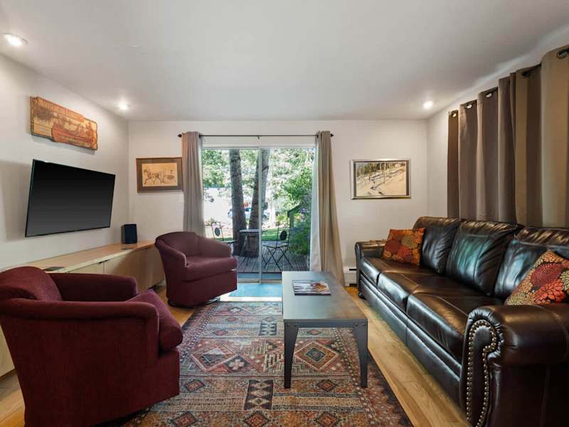2-BR Condo by Vail Resort: Outdoor Patio, Parking