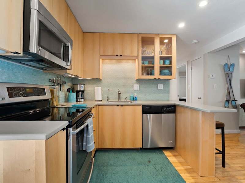 2-BR Condo by Vail Resort: Outdoor Patio, Parking