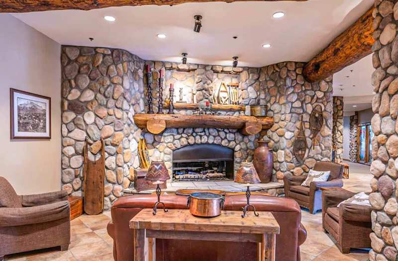 Ski In/Out, Pool, Hot Tub + Pets OK!