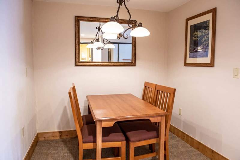 Larger 1BR w/ Pool, Hot Tub, Biking Trails
