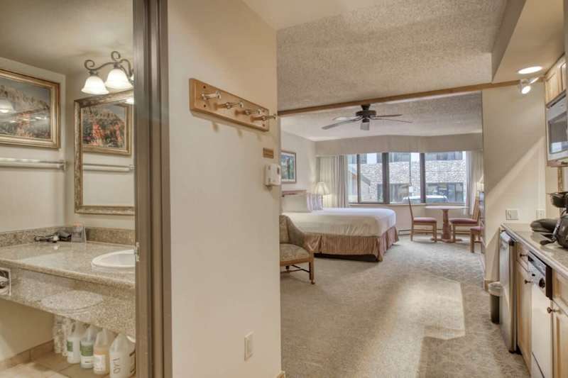 Grand Lodge Studio 120 — Walk to Lifts, Pool & Hot Tub