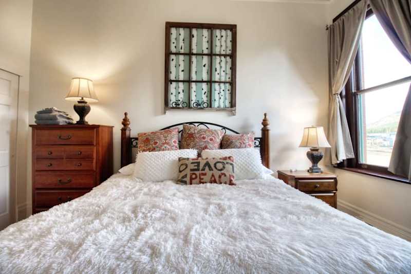 Old St. Vincent's Loft 302 — Historic 3BR with Mountain Views