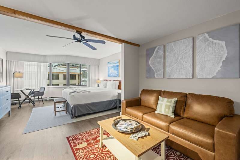 Grand Lodge CB #518 — Remodeled Ski-In/Out, Hot Tub, Pets